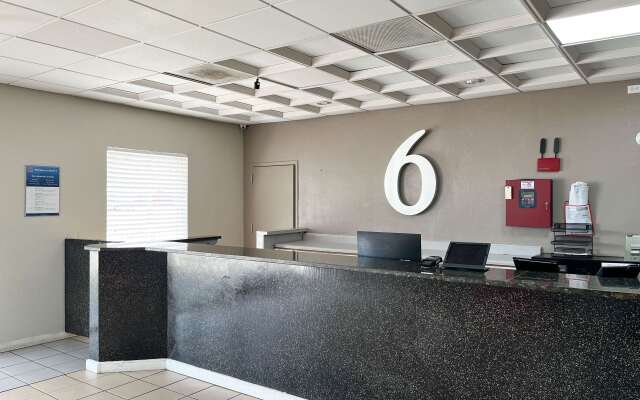 Motel 6 New Port Richey, FL