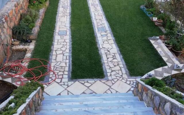 Dimitris Vaso’s Villa with Sea and Mountain View!