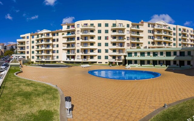 Bright Apartment With Pool, Garajau IV