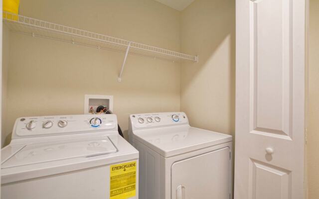 Storey Lake 4 Bedroom Townhome w Splashpool - 1618ST