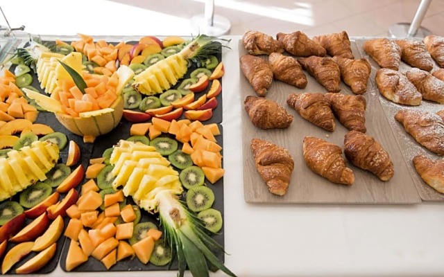 CSA Holiday House Hotel