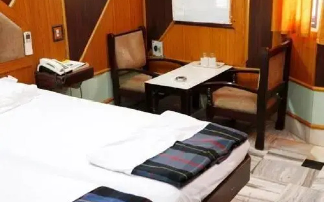 Iroomz Ashoka Comforts