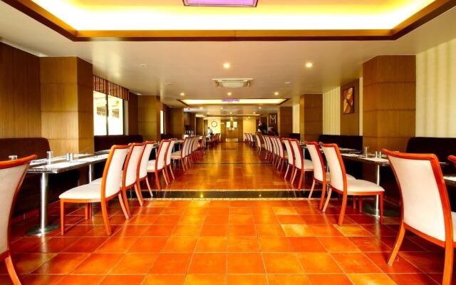 OYO 642 The Atrium Boutique Hotel