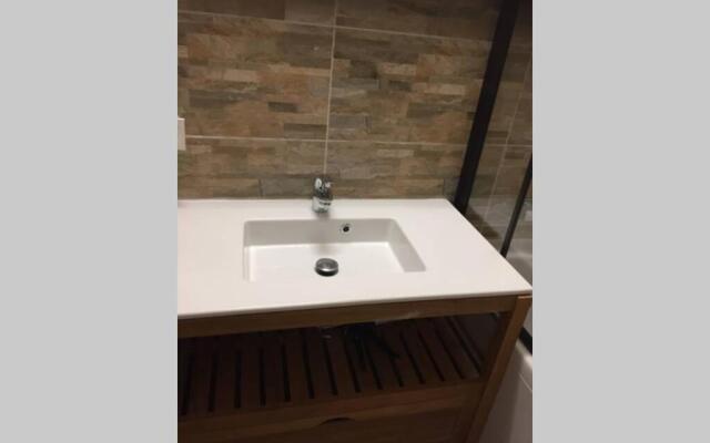 Appartement design tout confort (parking gratuit)