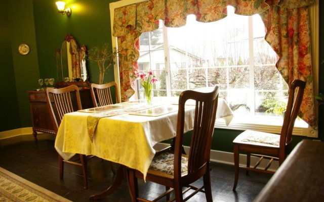 Holmesdale House Bed & Breakfast
