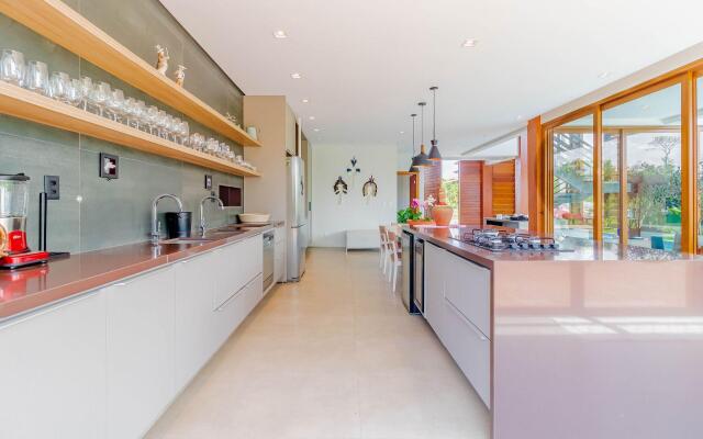 PF43 Casa Alto Padrão 4 Quartos - Praia do Forte