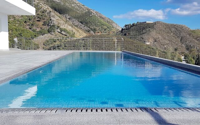 Waterfront Villa Las Golondrinas