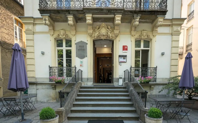 hotelImage