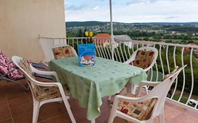 Flora Villa