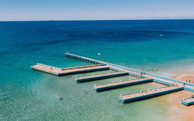 Beachside Near Airport Near Golf Course