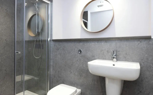 JOIVY Chic Studio near Holyrood Park