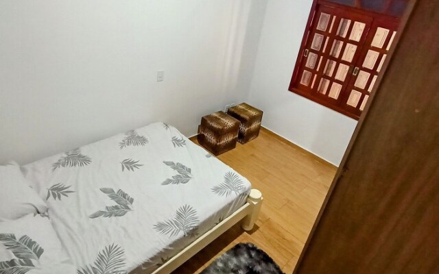 Casa com Piscina e Churrasqueira