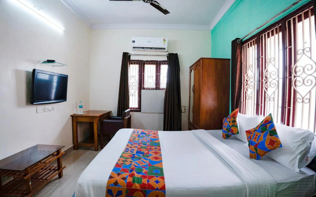 OYO 73610 Home Tree Service Apartment