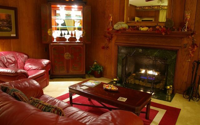 Brookside Mountain Mist Inn