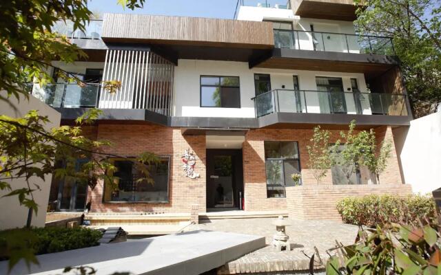 Huaqing First Sight Homestay Xian
