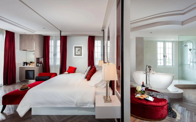La Seine Hotel