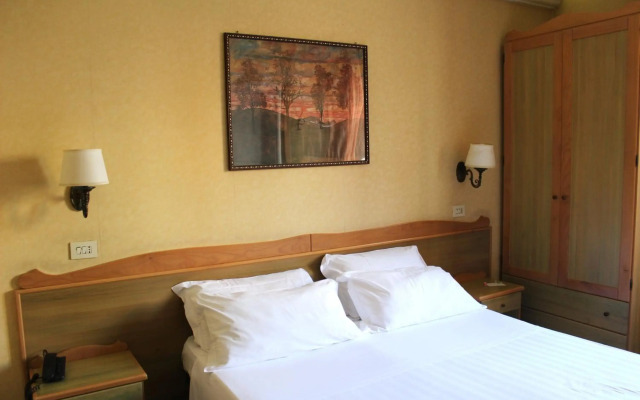 Phi Hotel Ambra