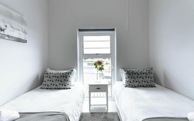 Kingswood Manor No.17