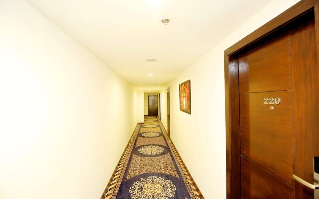 I-Square Hotel by OYO Rooms