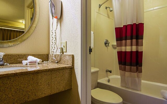 Red Oak Inn Detroit - Southfield