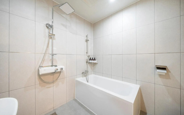The 7 Business Hotel