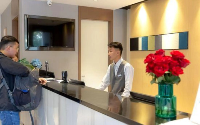 Homeinn Selected Hotel (Kunming Dianchi Road)