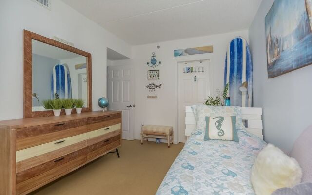 SR202 Surf & Racquet by RedAwning