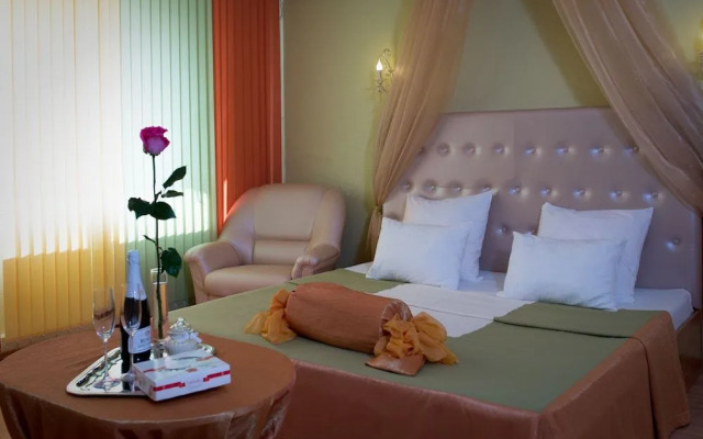 Zhuravli Park Hotel