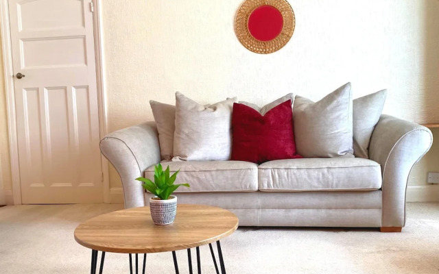 Bright and Spacious 4 Bedroom Home