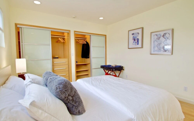 Modern Contemporary Venice Getaway