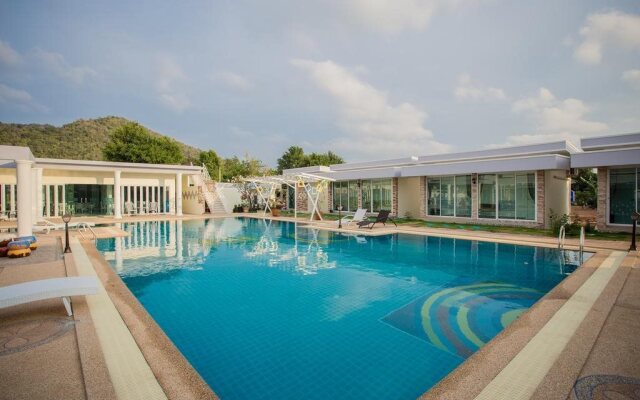 Wanna Resort and Yoshioka