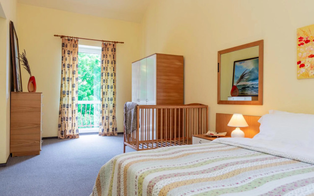 Family Inn cottage with terrace