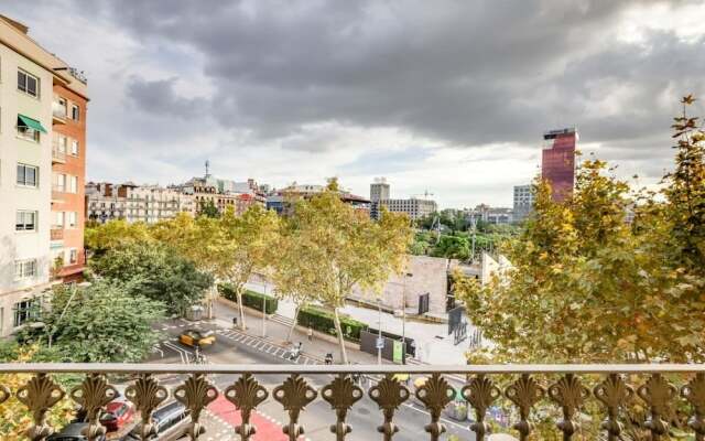 Designer 1 Bed Apartment near Plaza España