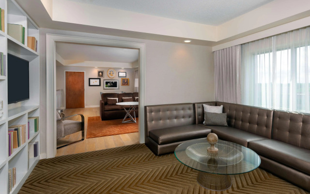Hilton Charlotte Airport