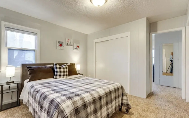 Walkable & Updated Nevada Home: Family Friendly!