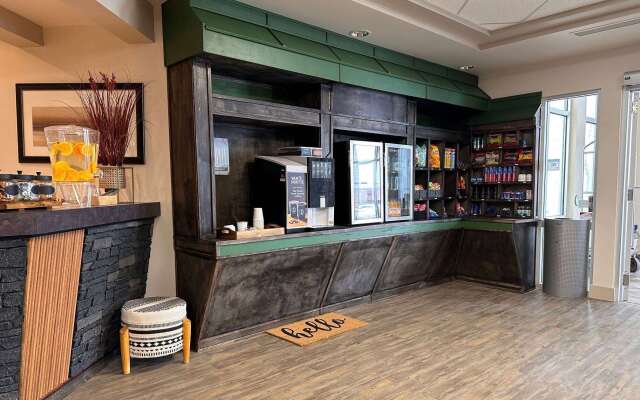Ramada by Wyndham Estevan