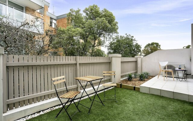 Contemporary Garden Apartment - SINC1