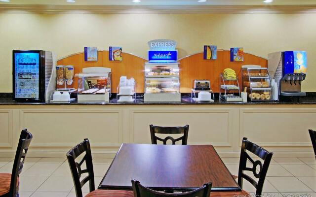 Holiday Inn Express Hotel & Suites Albuquerque Midtown by IHG