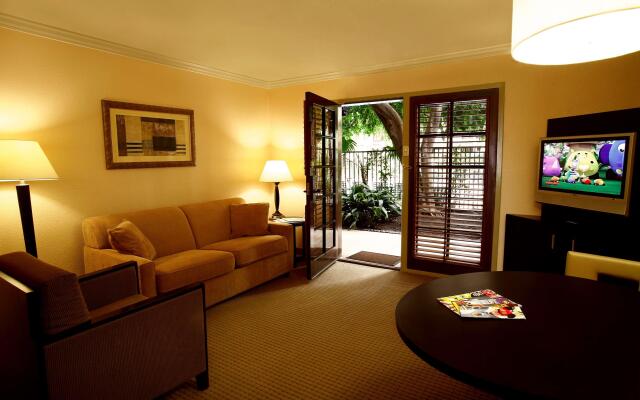 Buena Park Grand Hotel & Suites