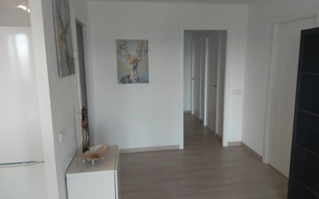 Luxury Apartment Accommodation, next to beach & train station Calella