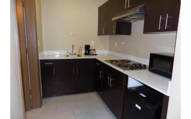 Moulton Inn &  Suites By OYO Near Shiner TX