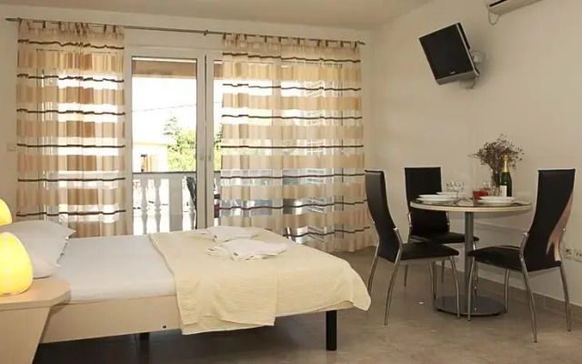 Apartments Cavar