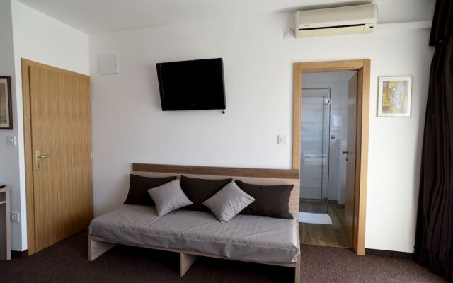 Rooms Barba Niko Zagreb Airport