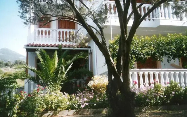 Niki Rena Apartments