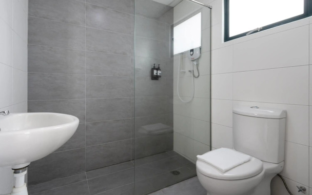 Golden View Serviced Apartment