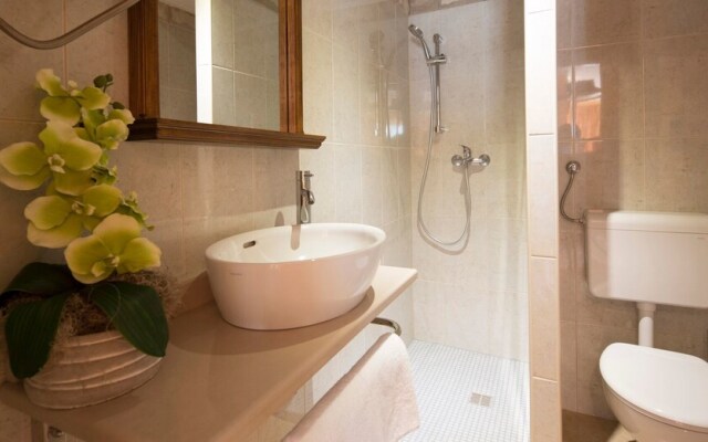 Villa Sara with pool