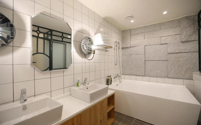 February Hotel Sungseo