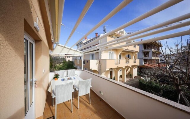 Apartments 150m from beach with parking