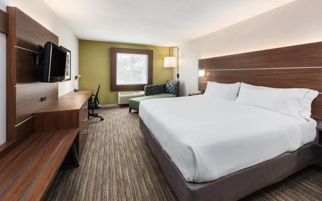 Holiday Inn Express Warrenton, an IHG Hotel