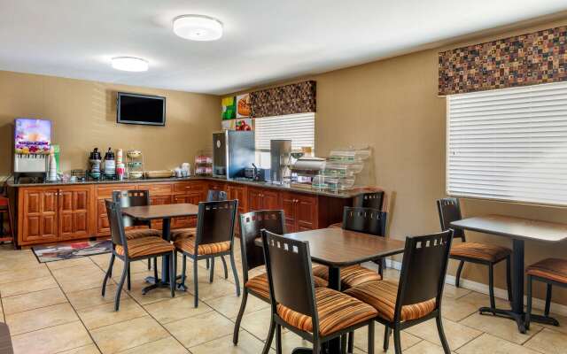 Quality Inn Russellville I-40